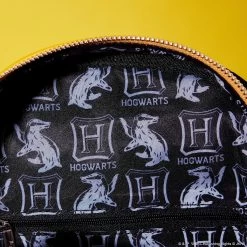 LOUNGEFLY Harry Potter 'Choose Your House' Collection: Hufflepuff House Mini-Backpack - Amazon Exclusive 13 LOUNGEFLY Harry Potter 'Choose Your House' Collection: Hufflepuff House Mini-Backpack - Amazon Exclusive -Toy World Shop A1G1PH4NeOL. AC SL1500