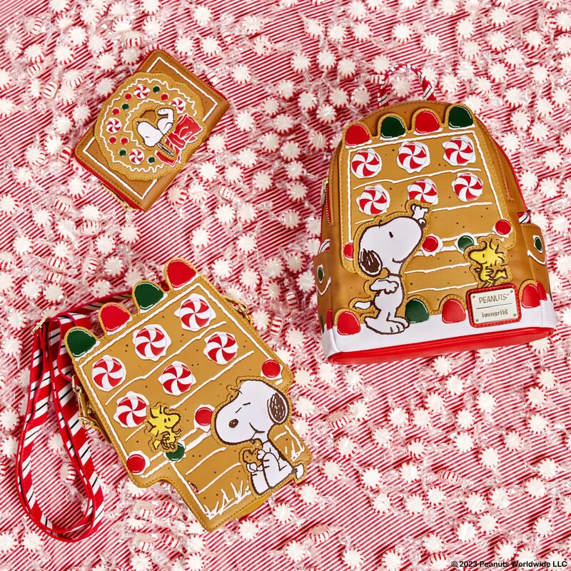 LOUNGEFLY Peanuts Snoopy Gingerbread House Scented Crossbody Bag 5 LOUNGEFLY Peanuts Snoopy Gingerbread House Scented Crossbody Bag - Image 3