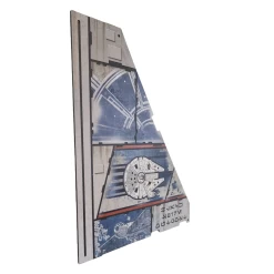 STAR WARS Millennium Falcon Metal Collectible Panel - Disney Parks Exclusive -Toy World Shop PhotoRoom 20230207 082209